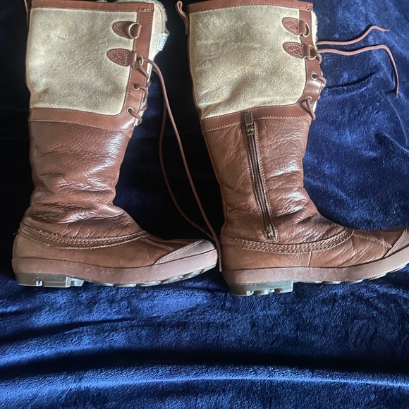 UGG Brown Winter & Rain Boots - Picture 6 of 8